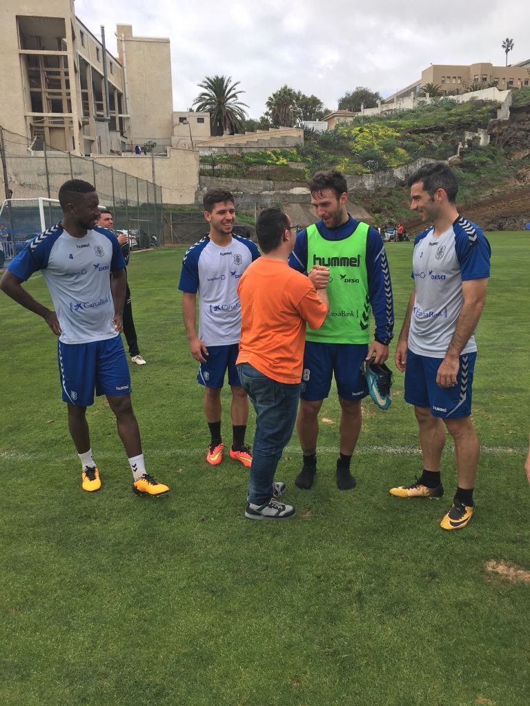 El Centro Ocupacional Valle Colino organizó una visita guiada al campo de fútbol El Mundialito