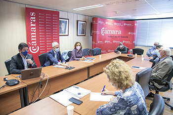 El Cabildo presenta a la Cámara de Comercio el Plan de Modernización para agilizar trámites